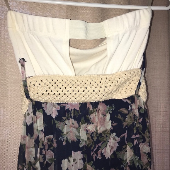 Dress - Picture 3 of 3